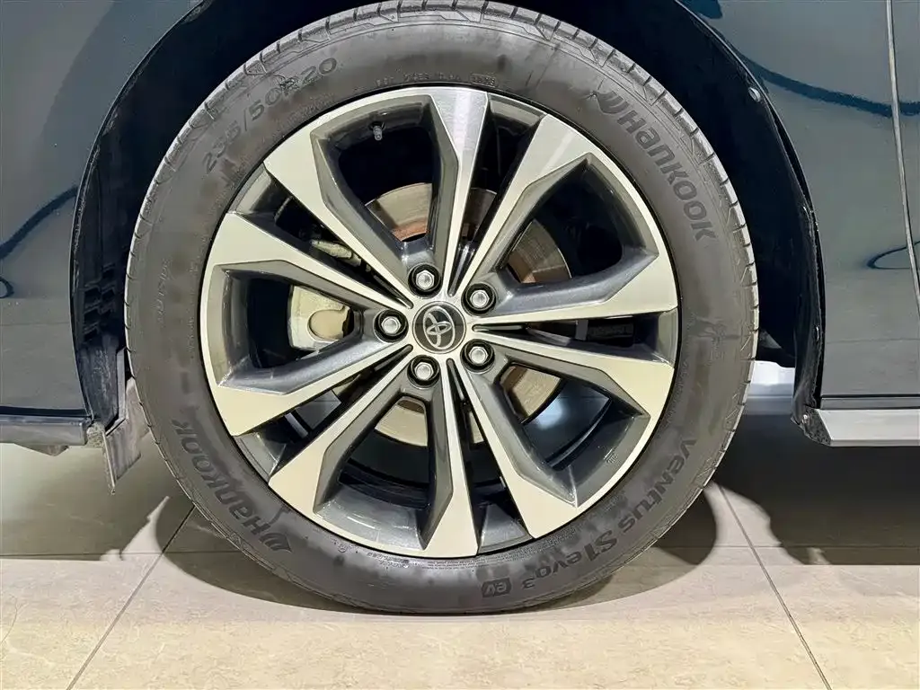 Toyota Granvia — фото 4