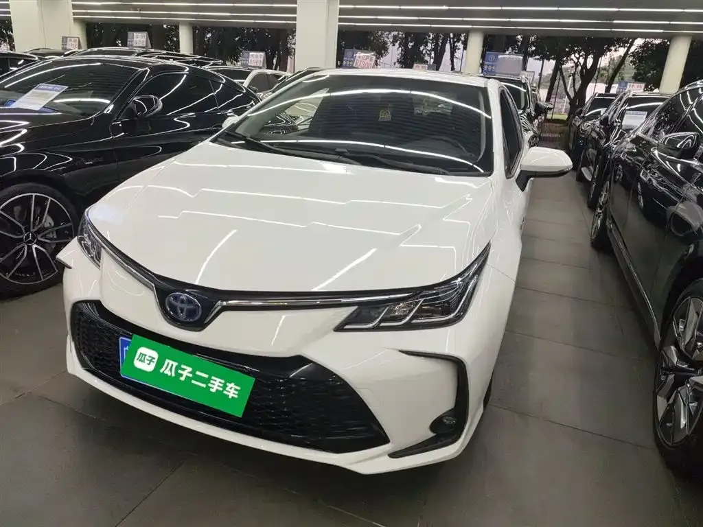 Toyota Corolla — фото 1