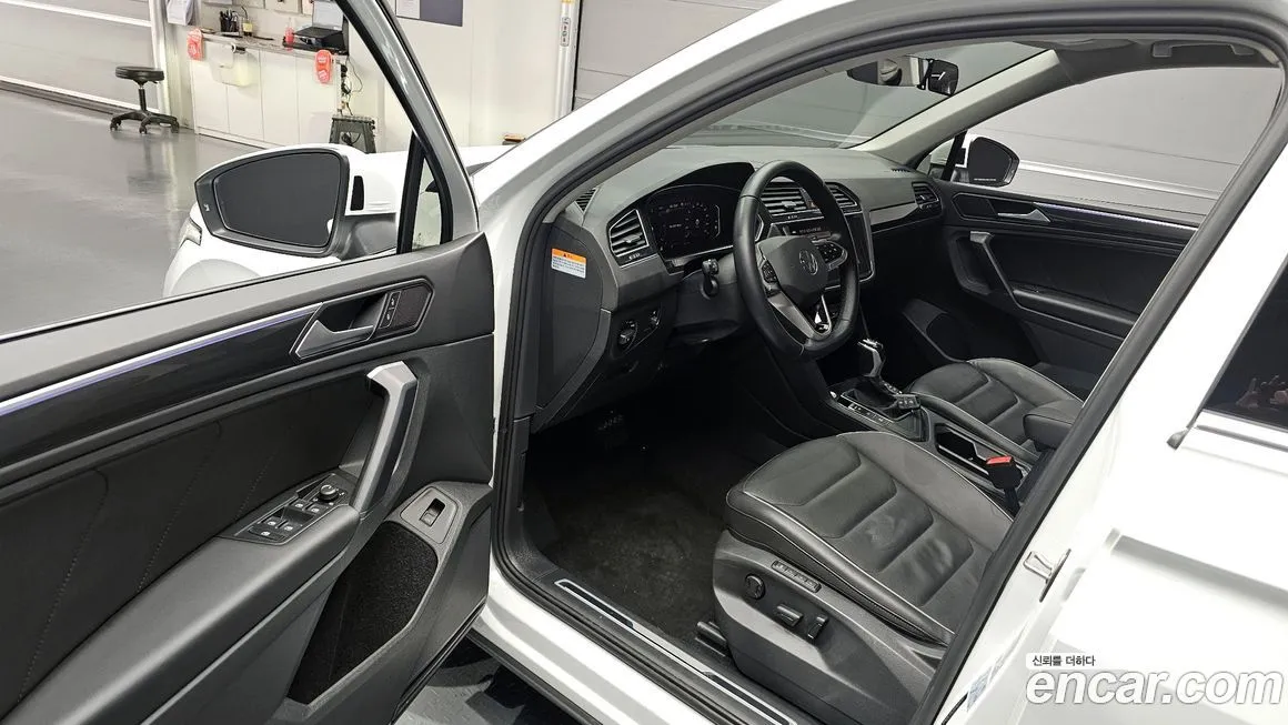 Volkswagen Tiguan — фото 9