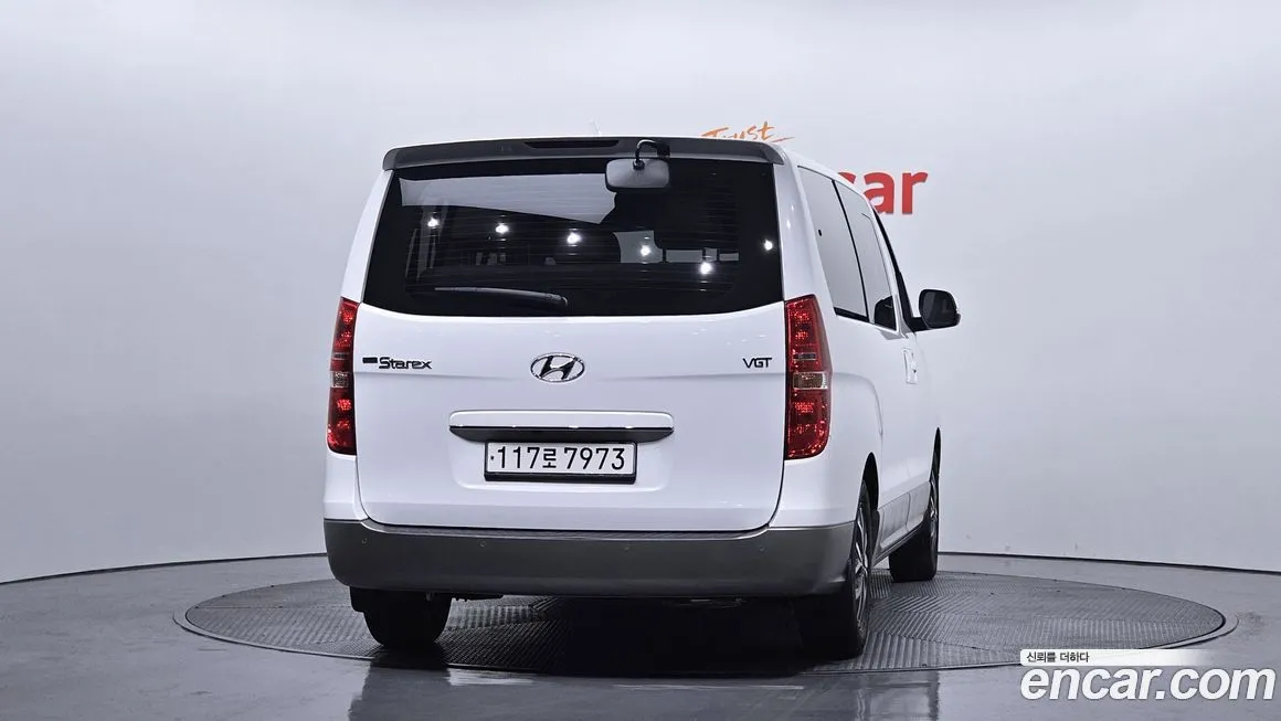 Hyundai Starex — фото 2