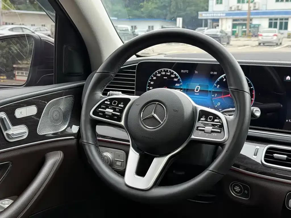 Mercedes-Benz GLE — фото 9