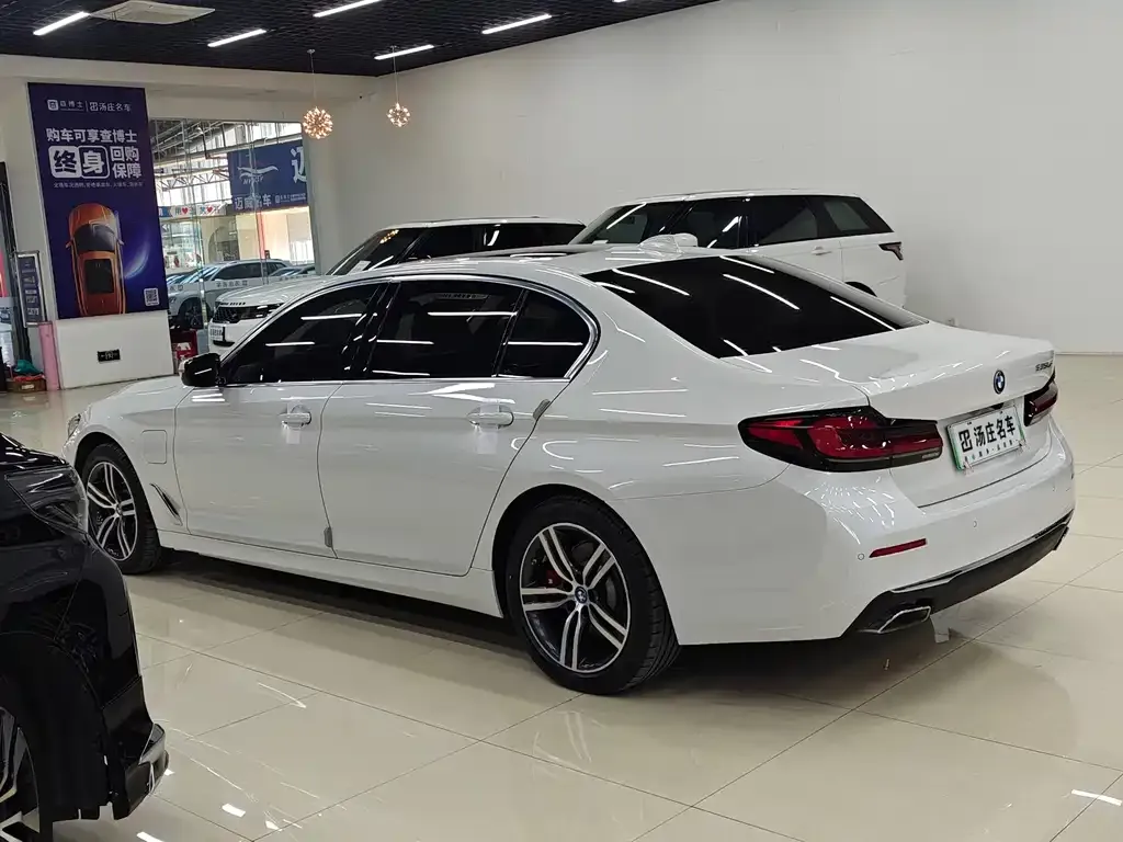 BMW 5 Series New Energy — фото 9