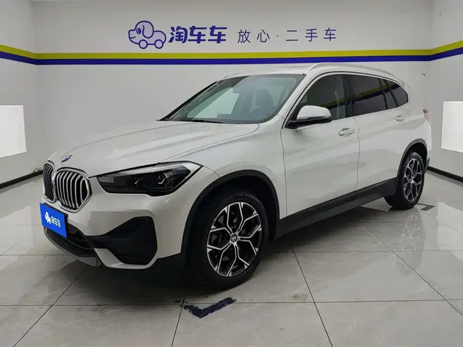 BMW X1 — фото 1