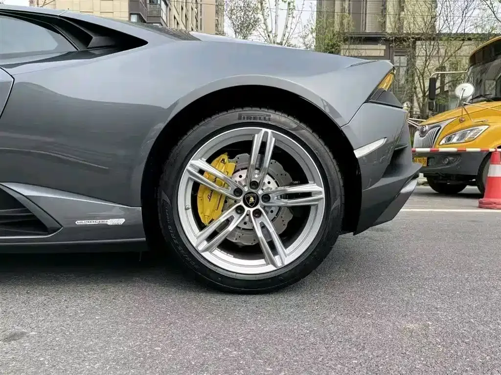 Lamborghini Huracan — фото 6