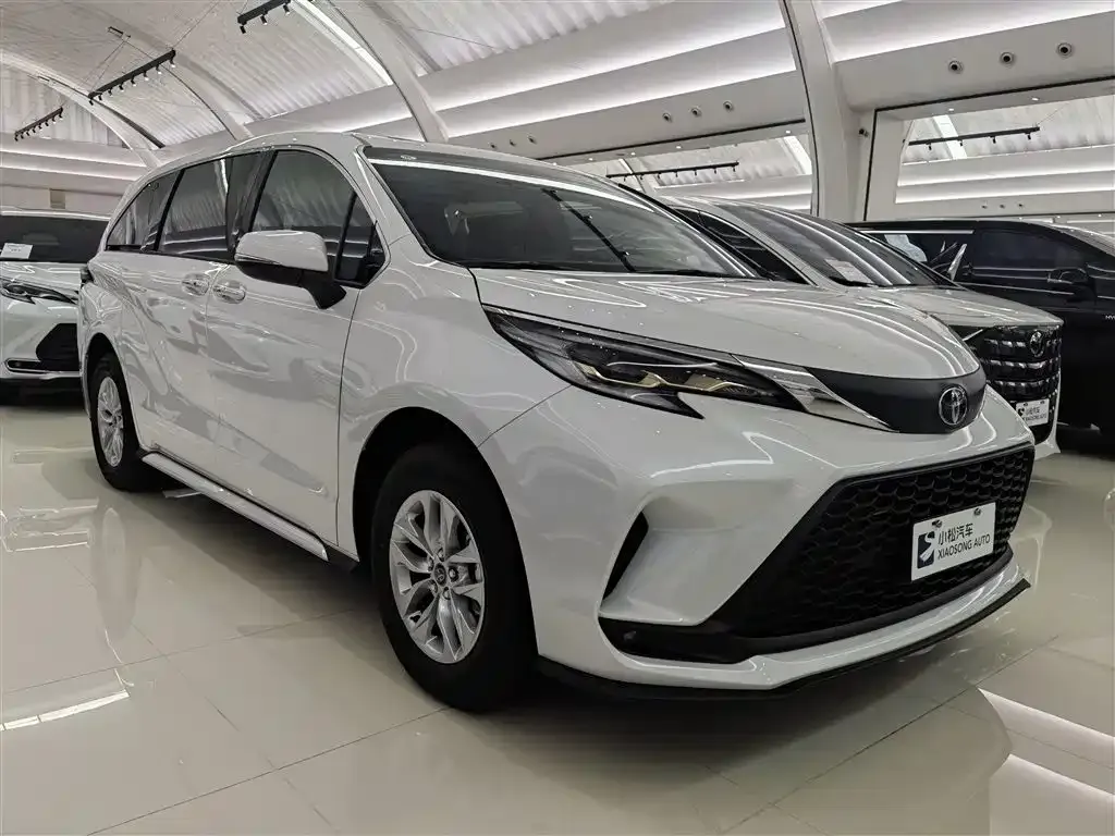 Toyota Granvia — фото 4