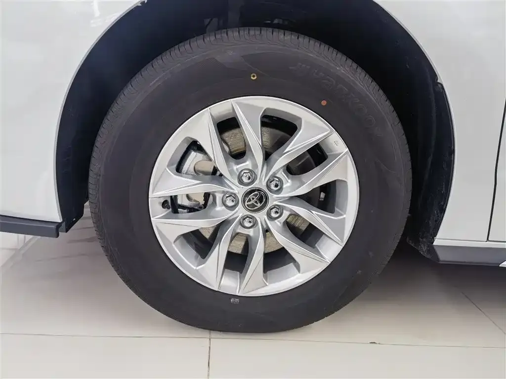 Toyota Granvia — фото 2