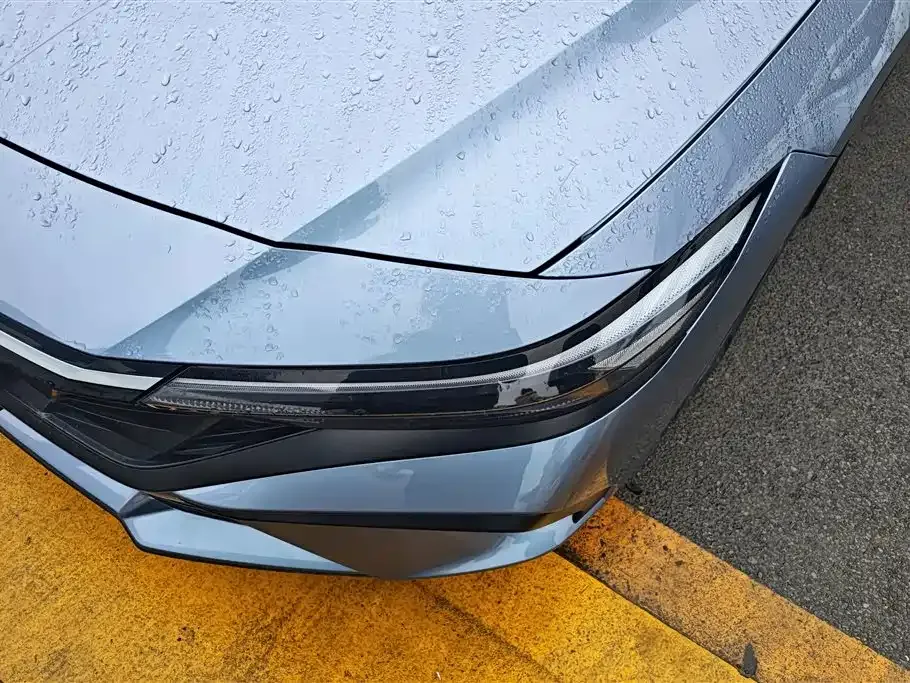 Hyundai Elantra — фото 2