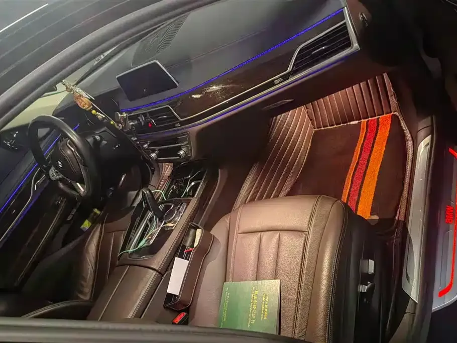 BMW 7 Series — фото 10