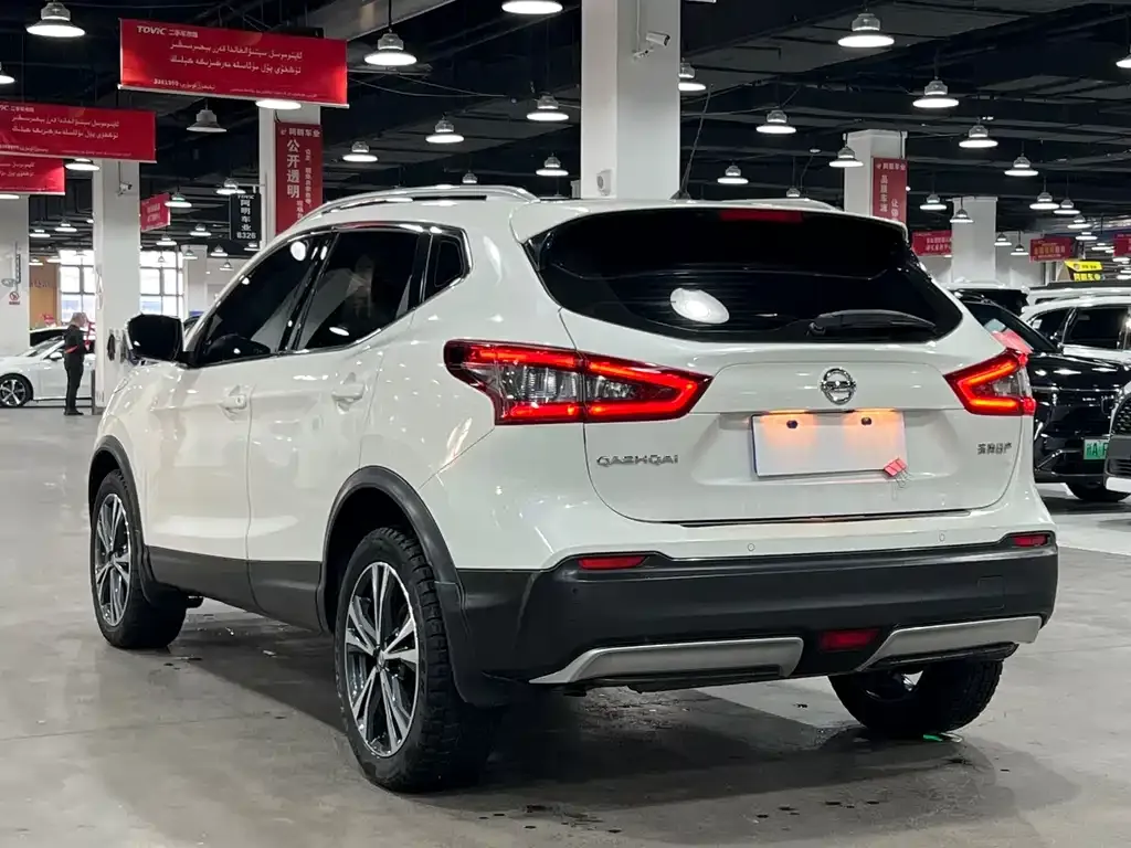 Nissan Qashqai — фото 9