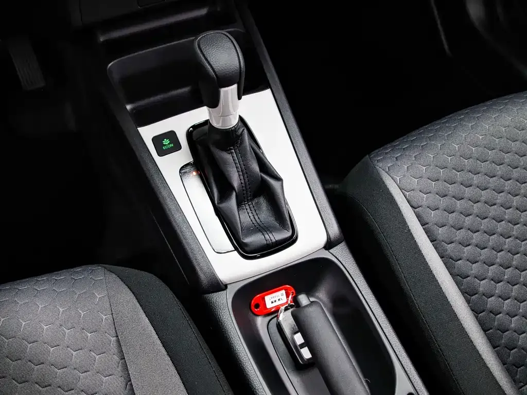 Honda Fit — фото 8