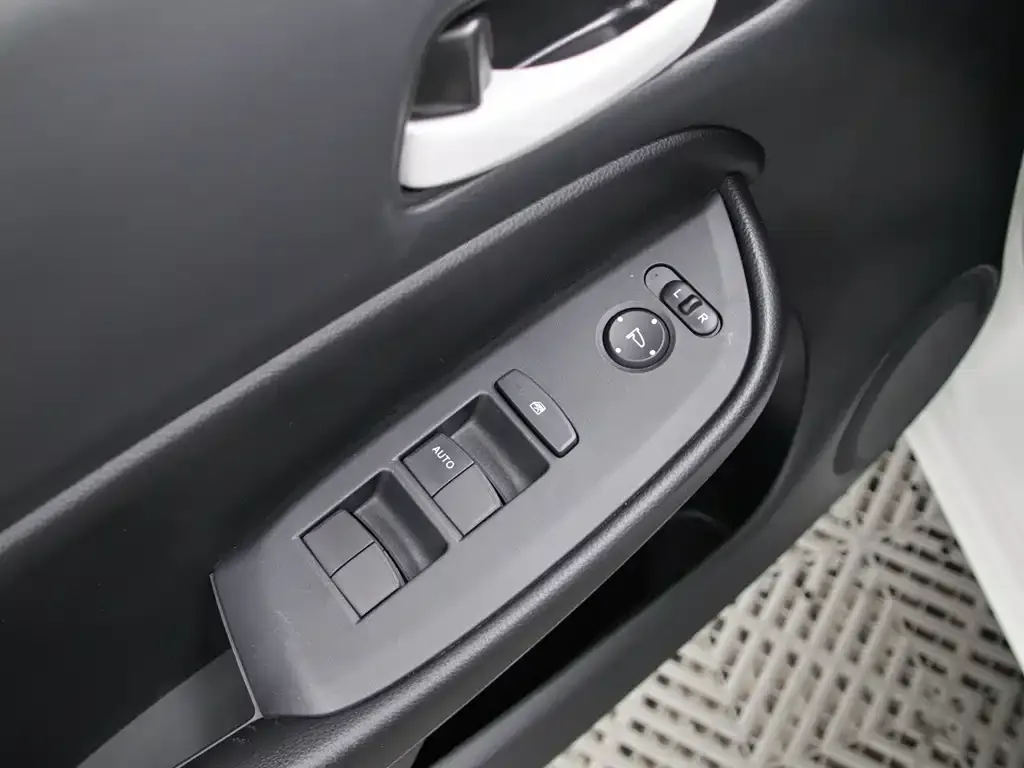 Honda Fit — фото 4