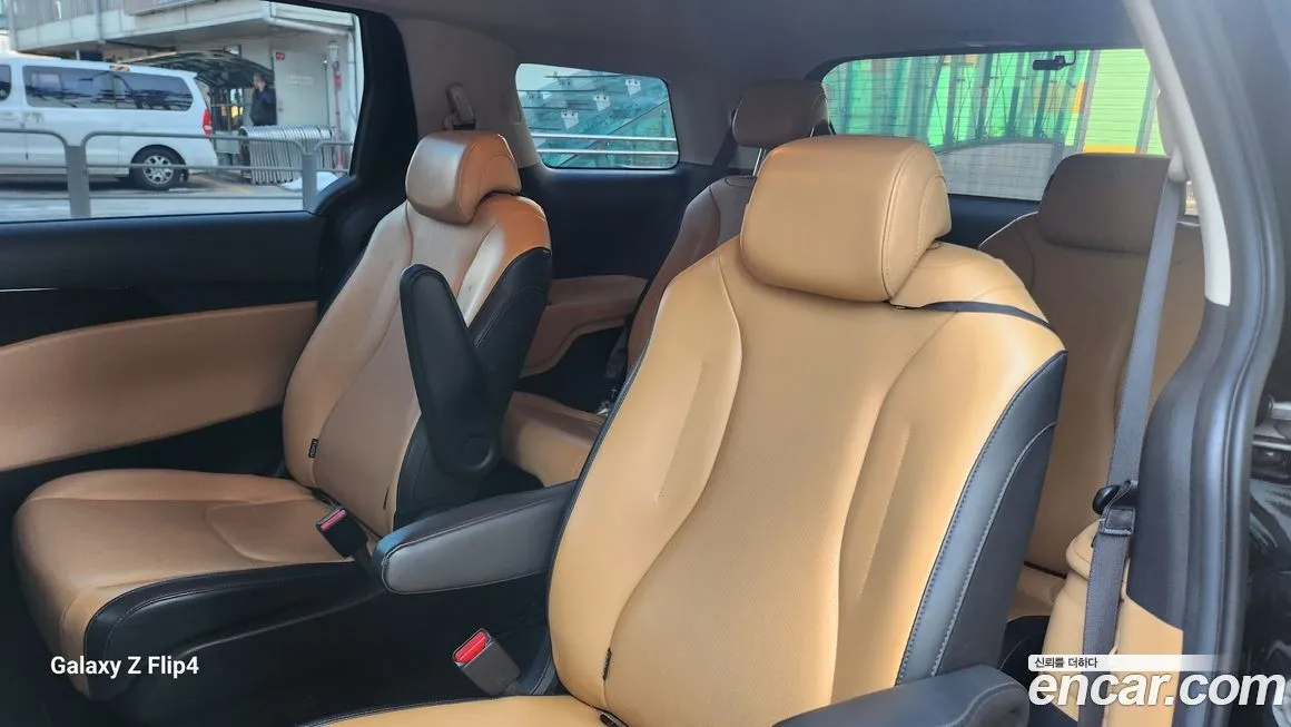 Kia Carnival — фото 10