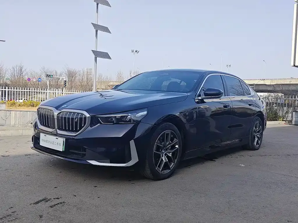 BMW i5 — фото 1