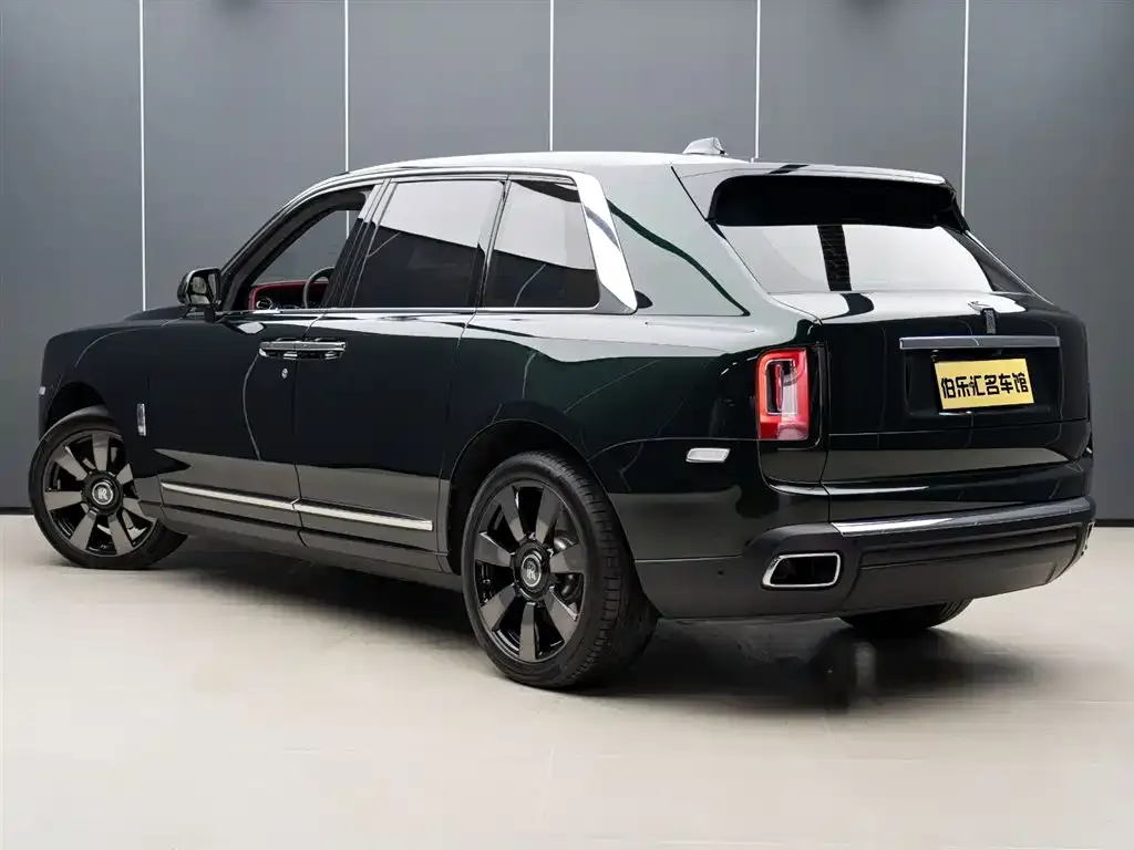 Rolls-Royce Cullinan — фото 10