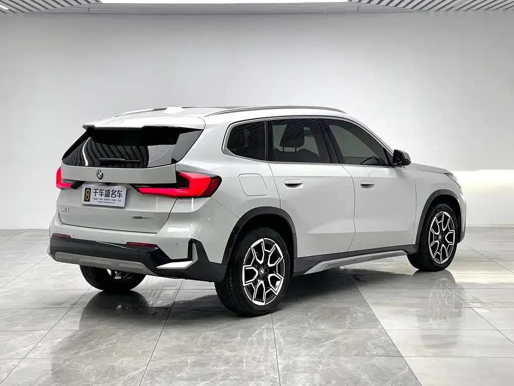 BMW X1 — фото 7