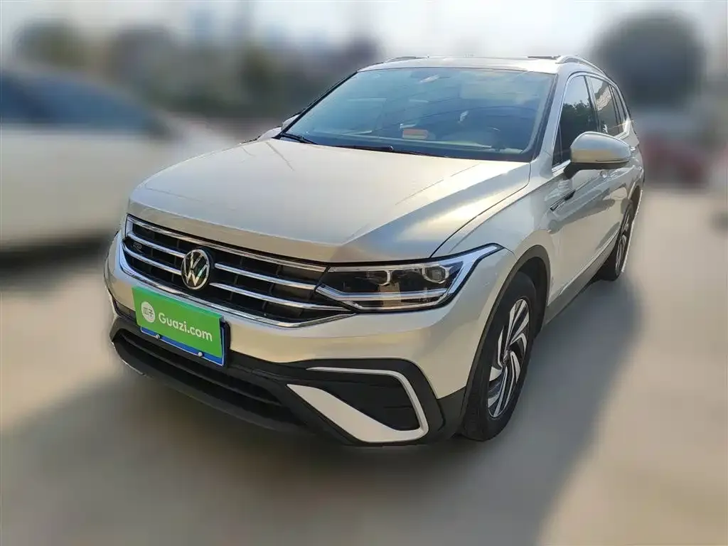Volkswagen Tiguan L — фото 6