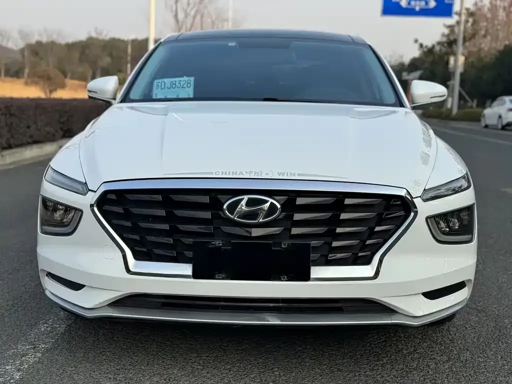Hyundai Mistra — фото 5