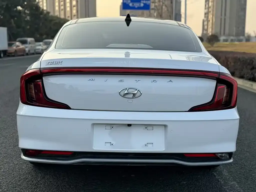 Hyundai Mistra — фото 2