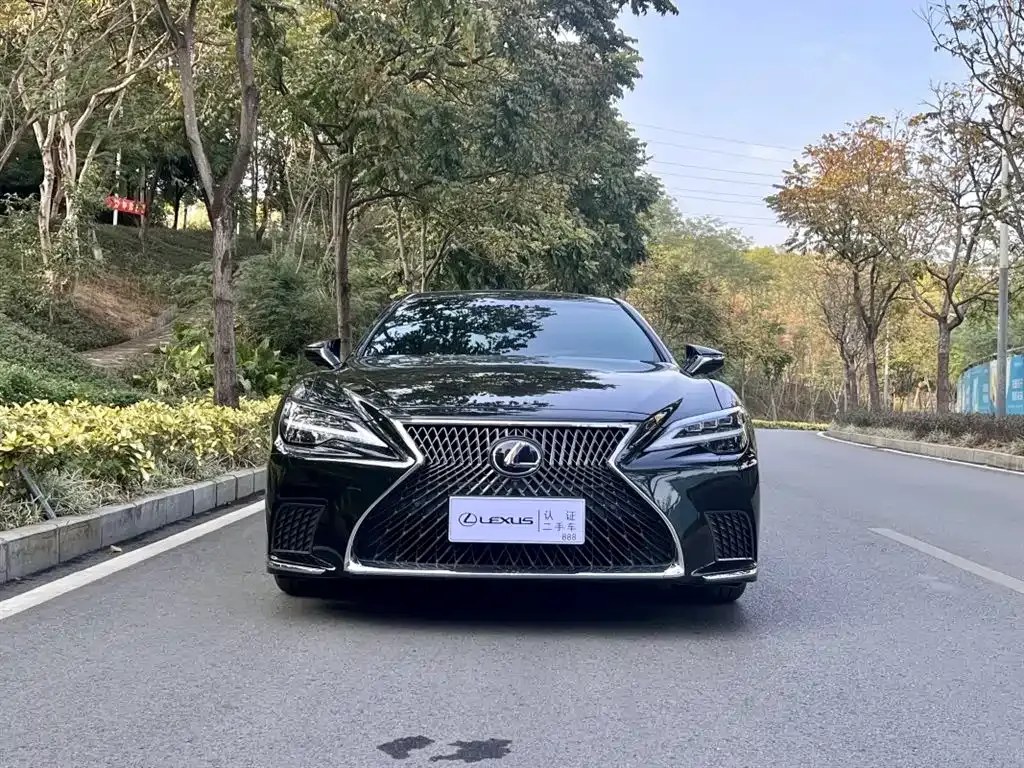Lexus LS — фото 10