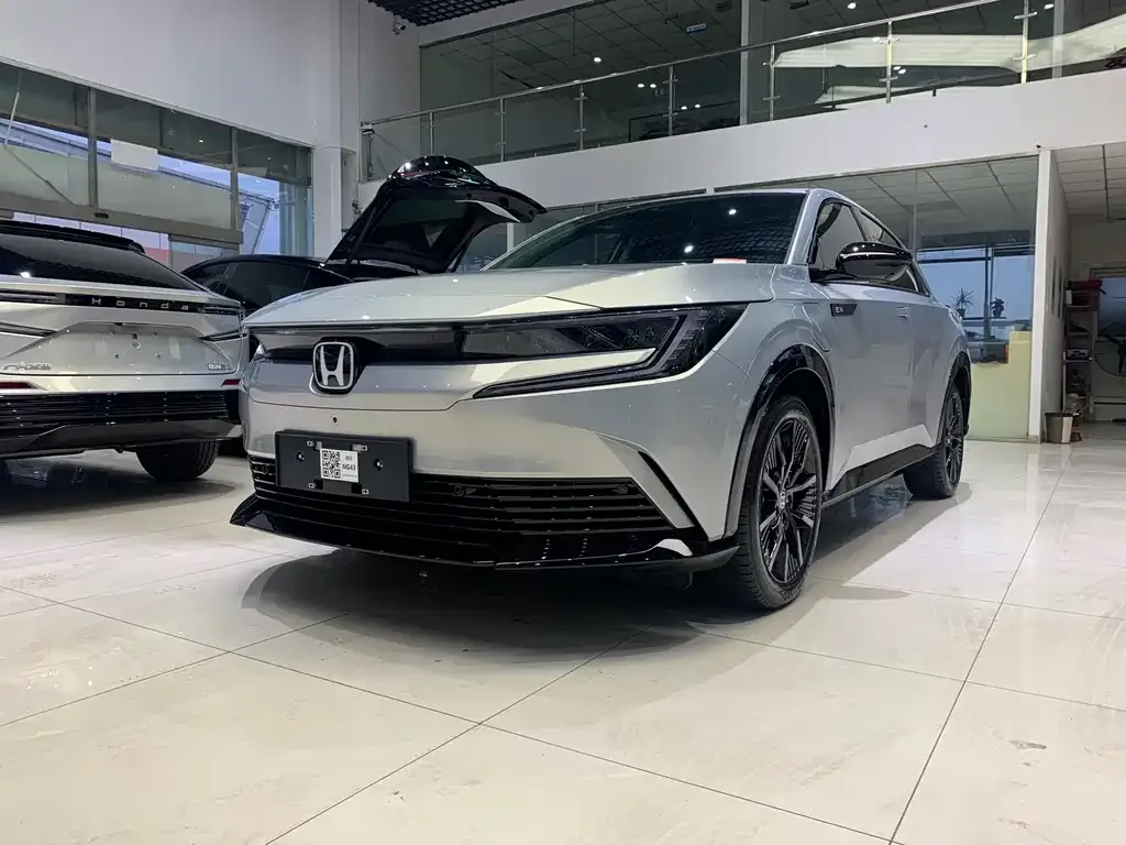 Honda e:NP2 — фото 1