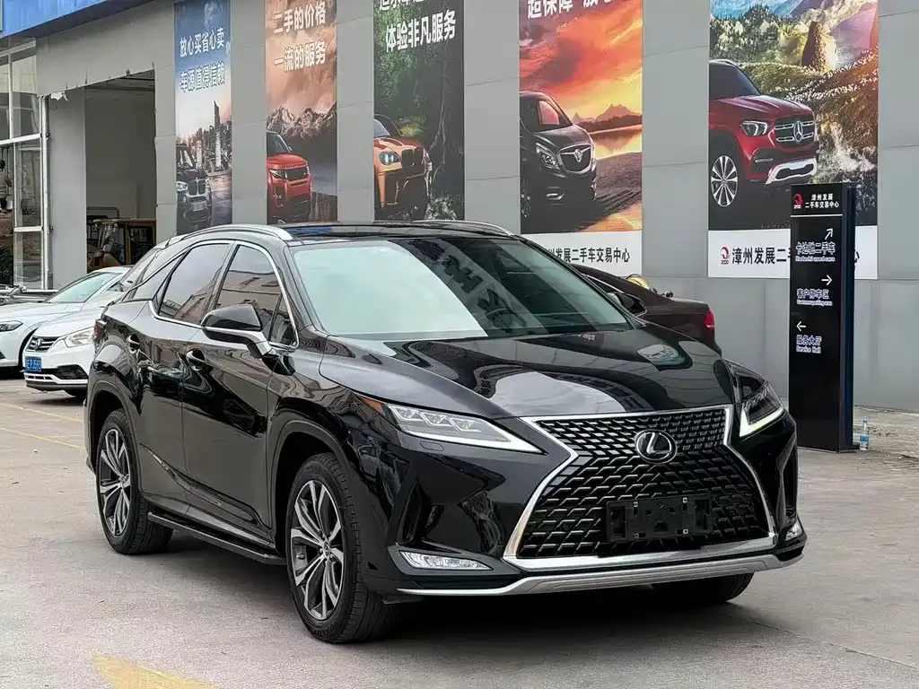 Lexus RX — фото 1