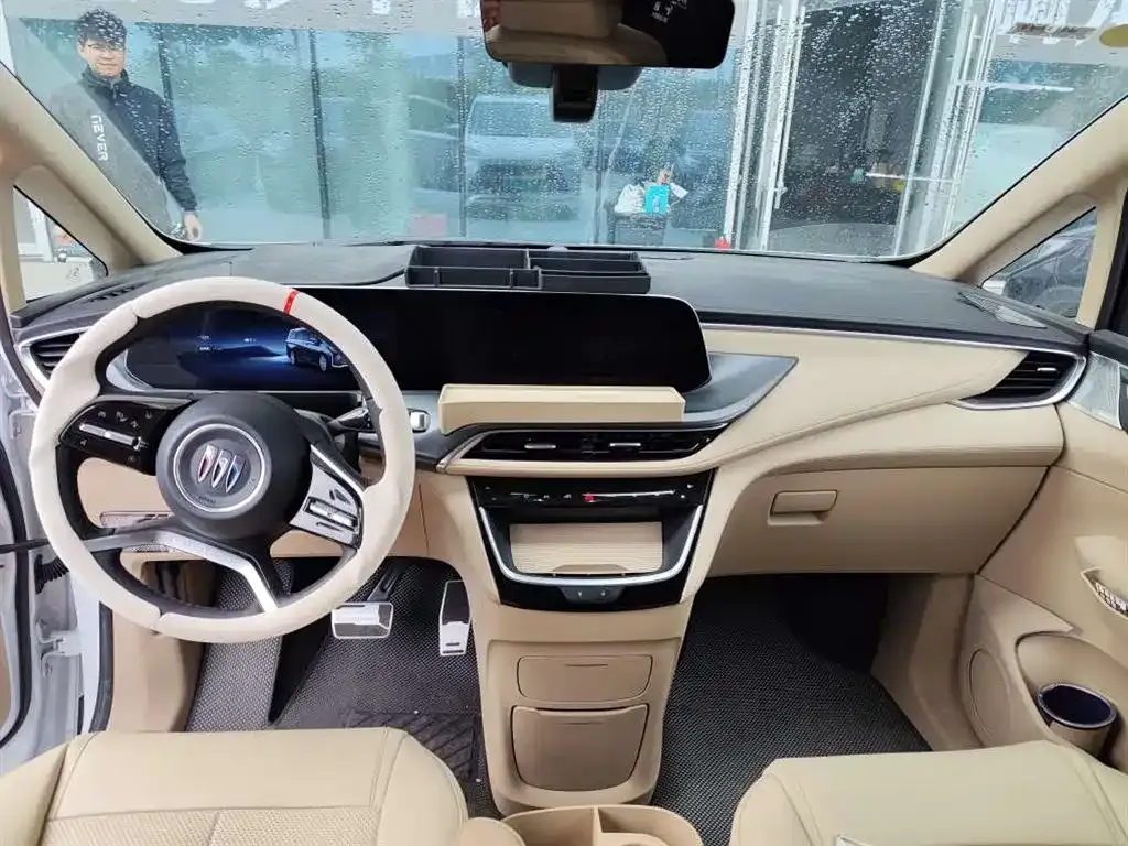 Buick GL8 Hybrid — фото 3
