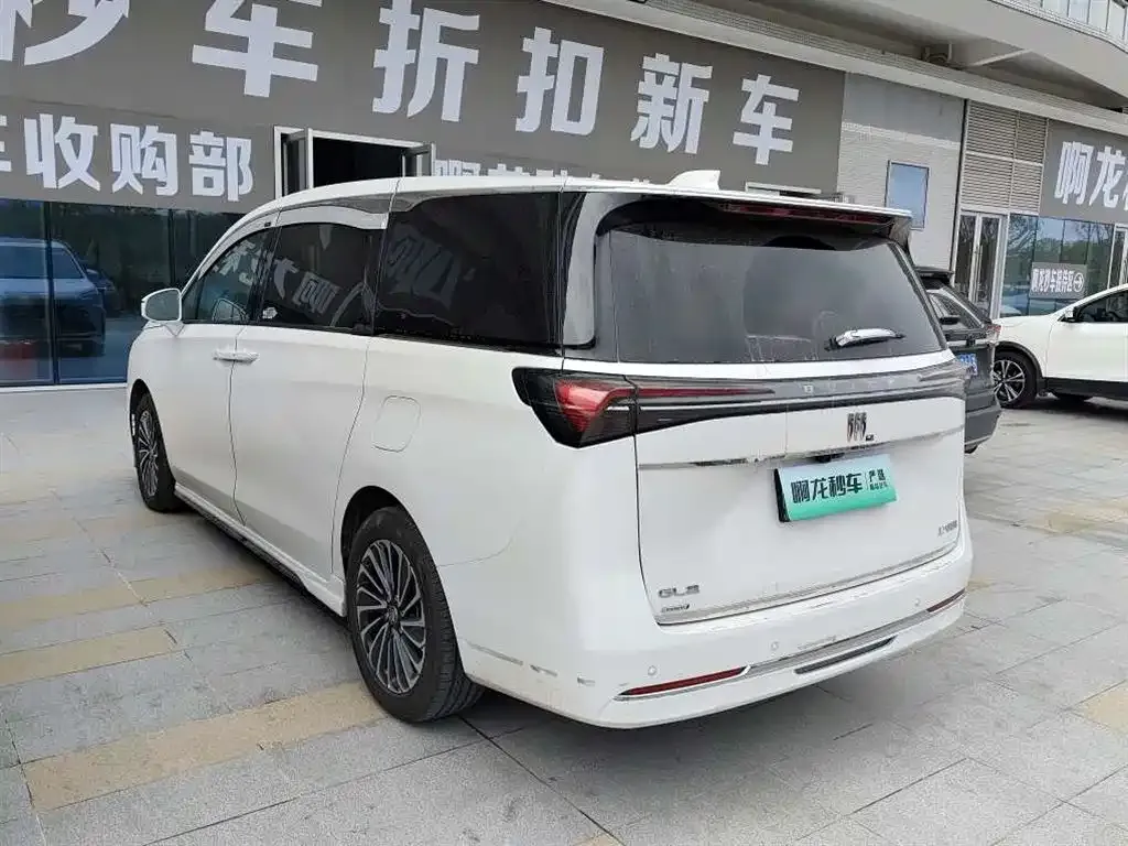 Buick GL8 Hybrid — фото 4