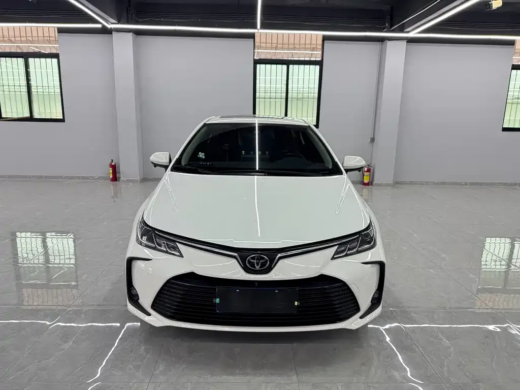 Toyota Corolla — фото 2