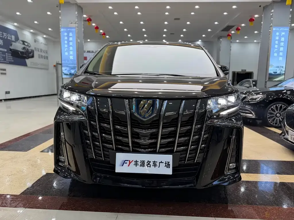 Toyota Alphard — фото 7