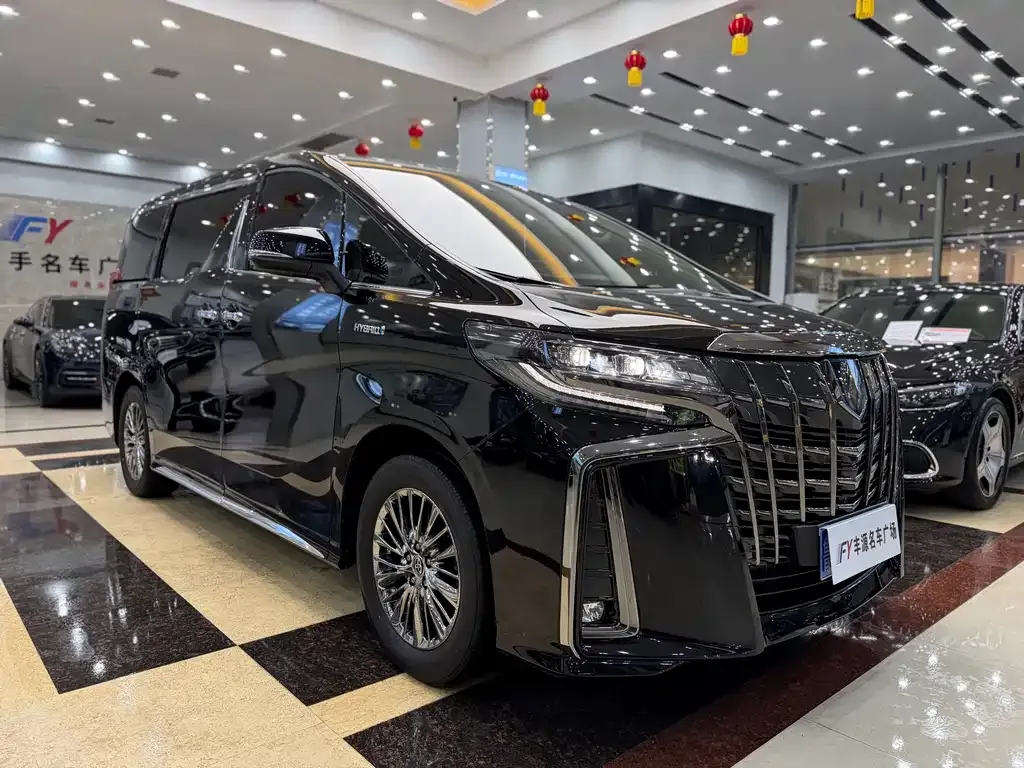 Toyota Alphard — фото 8