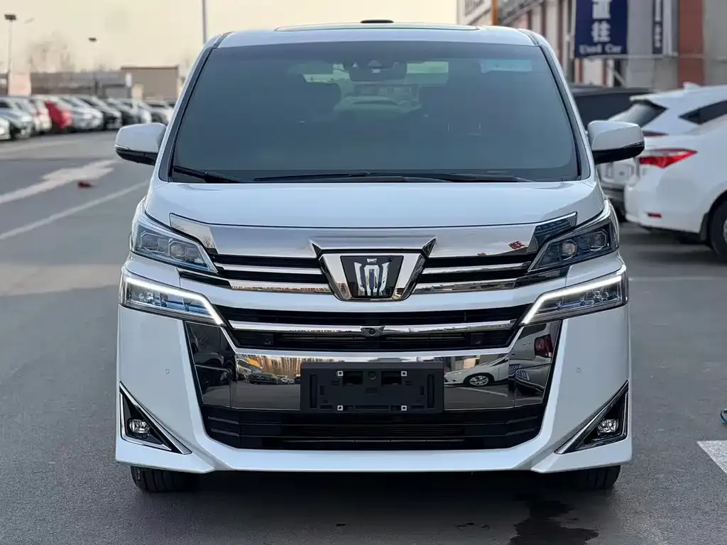 Toyota Vellfire — фото 2