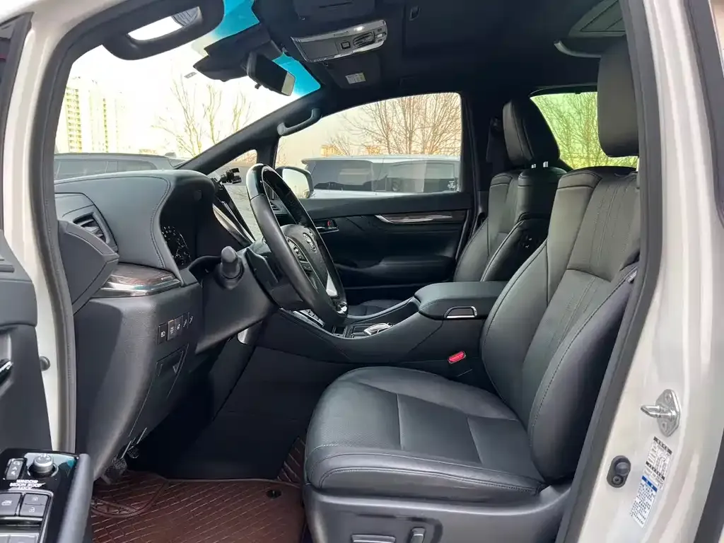 Toyota Vellfire — фото 7