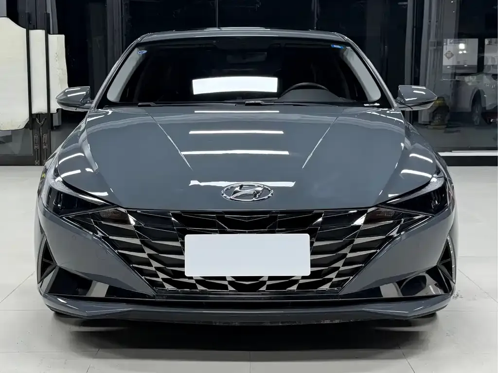Hyundai Elantra — фото 2
