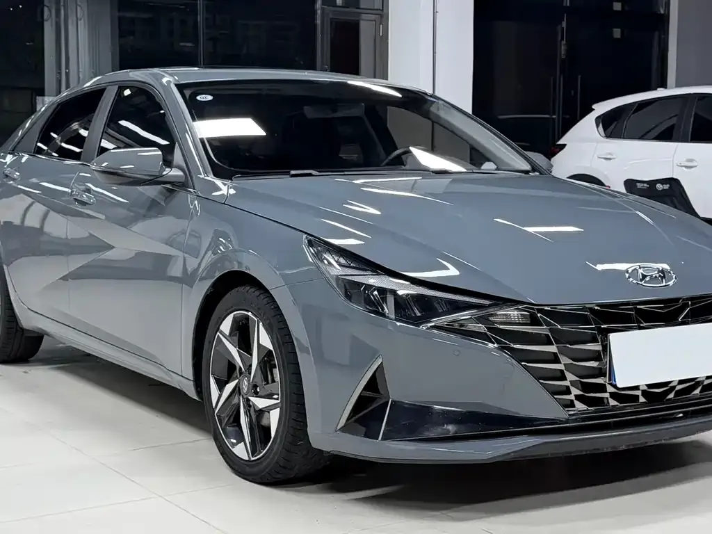 Hyundai Elantra — фото 5