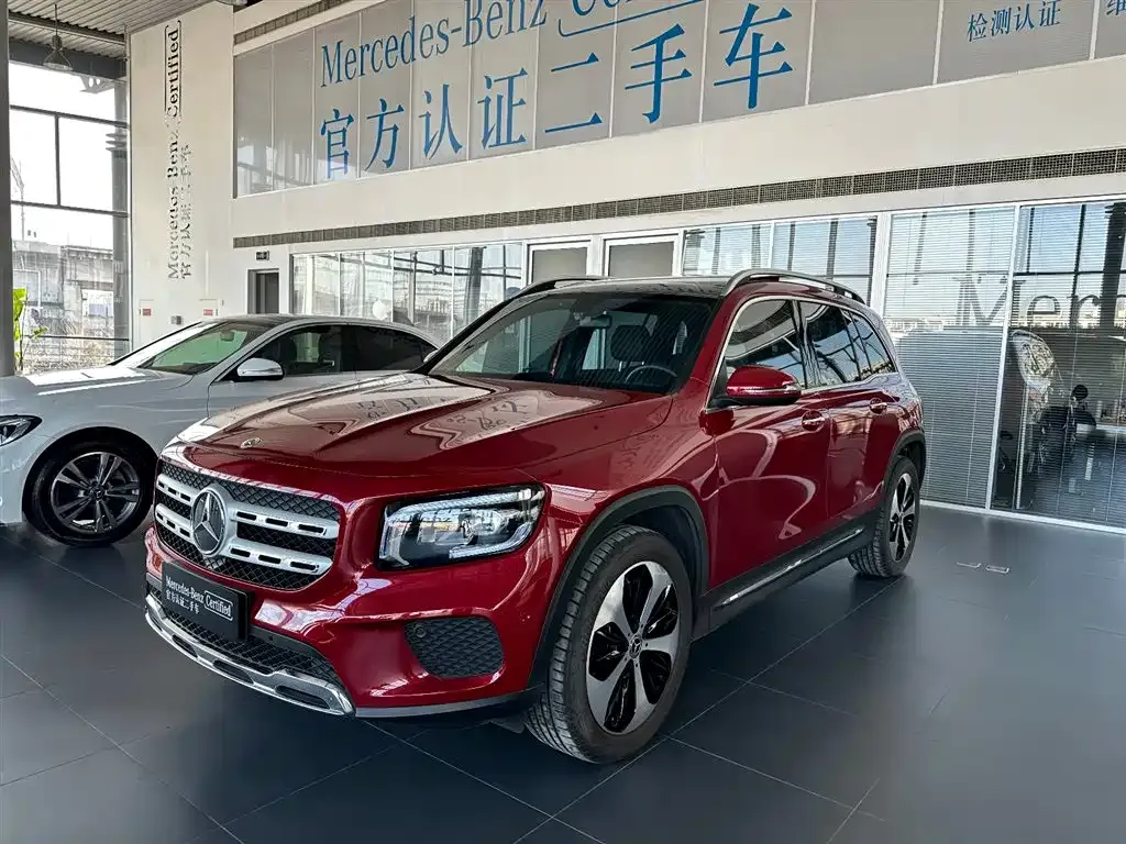Mercedes-Benz GLB — фото 1