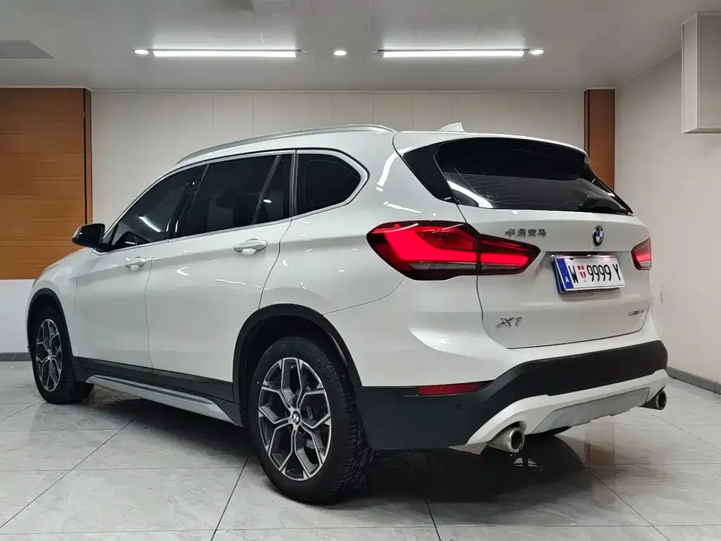 BMW X1 — фото 9