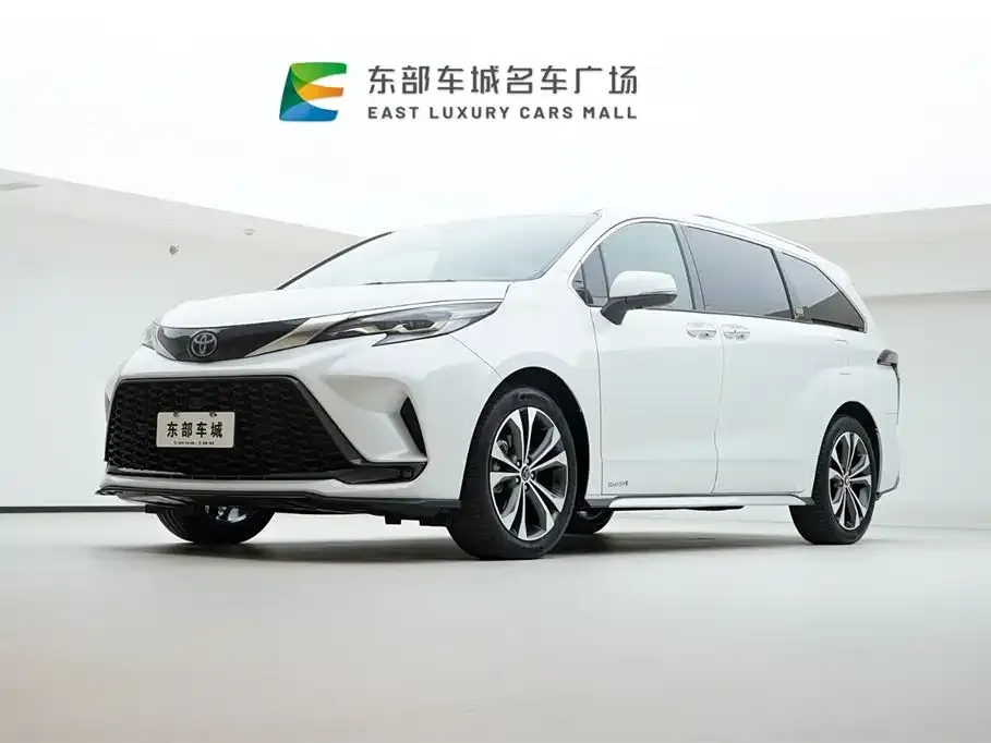 Toyota Granvia — фото 1