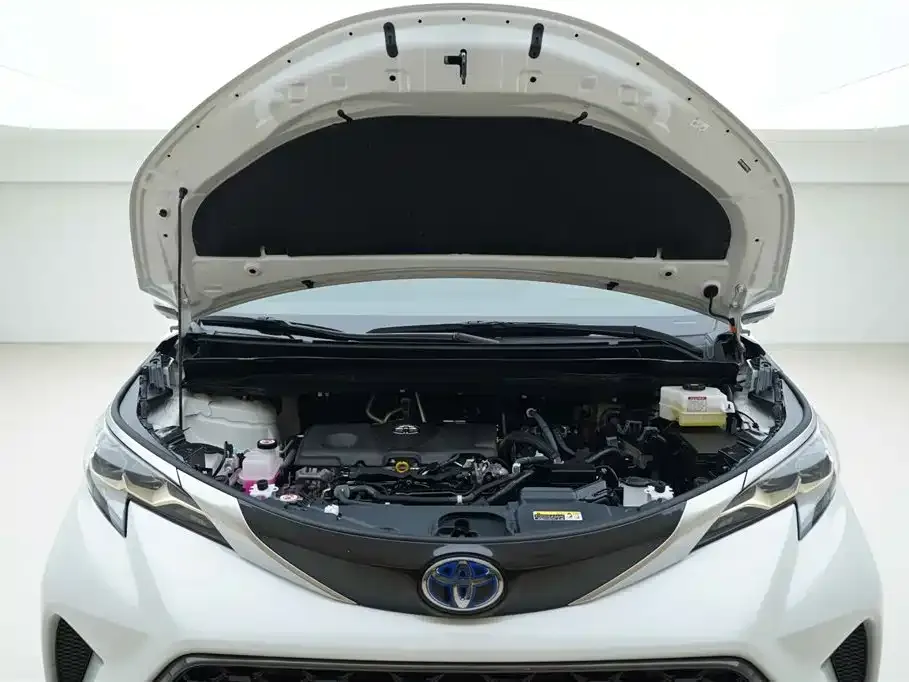 Toyota Granvia — фото 10