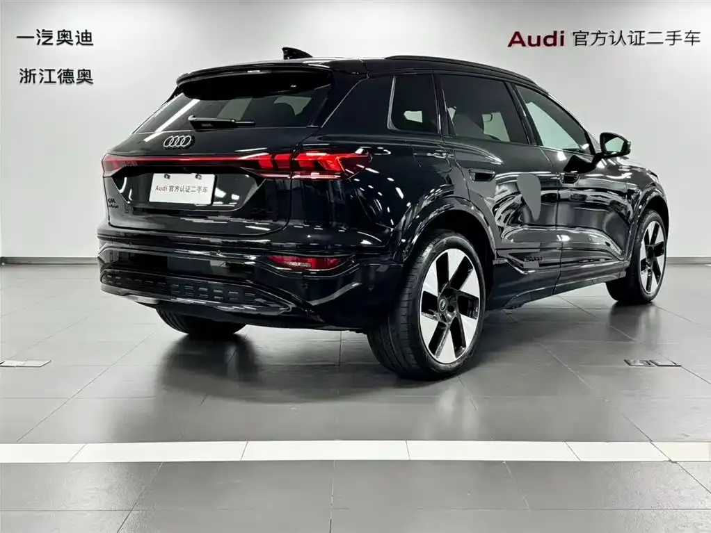 Audi Q6L e-tron — фото 10