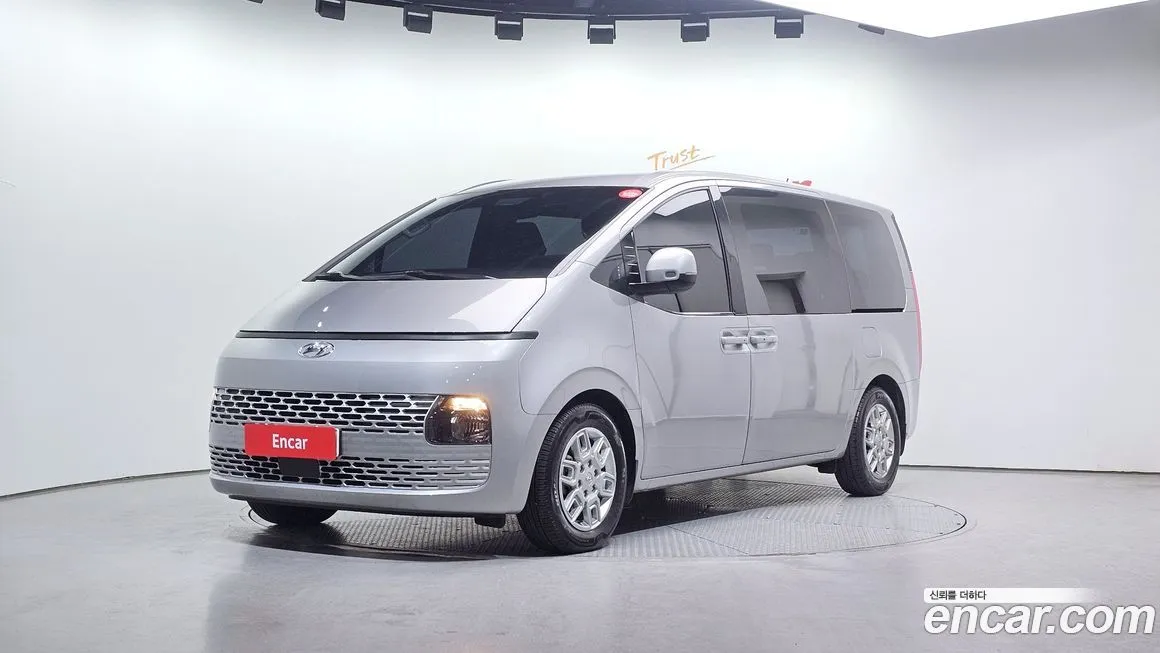 Hyundai Staria — фото 1