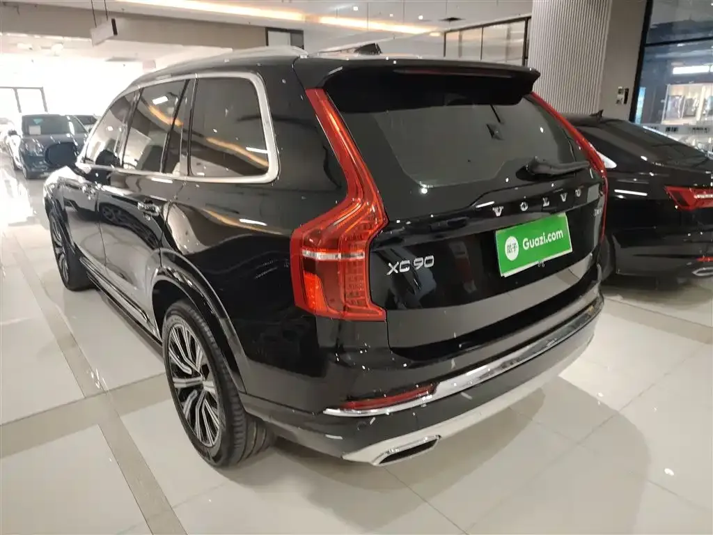 Volvo XC90 — фото 7