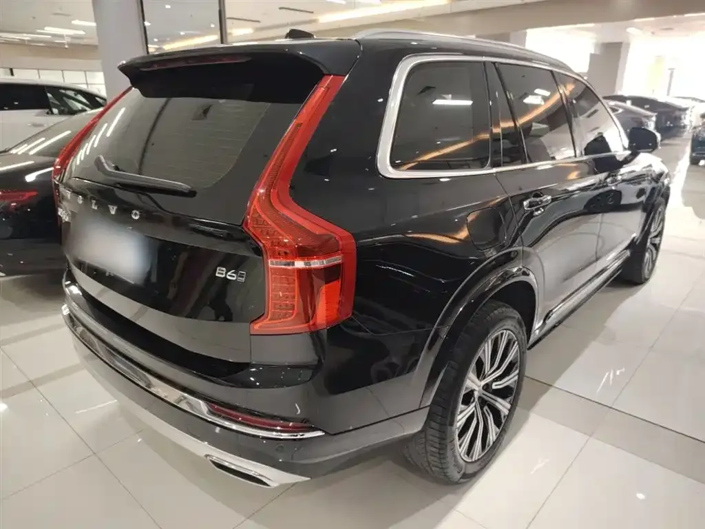 Volvo XC90 — фото 8