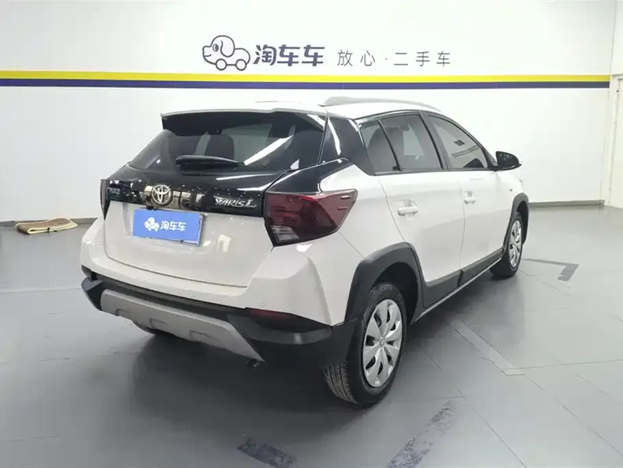 Toyota Yaris L — фото 3