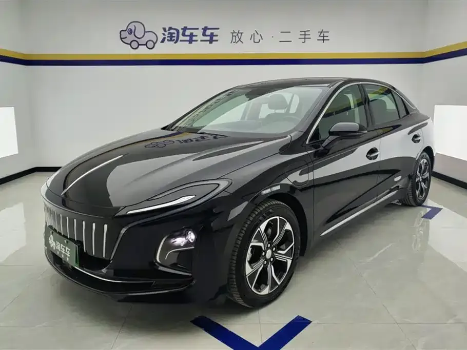 Hongqi E-QM5 — фото 1