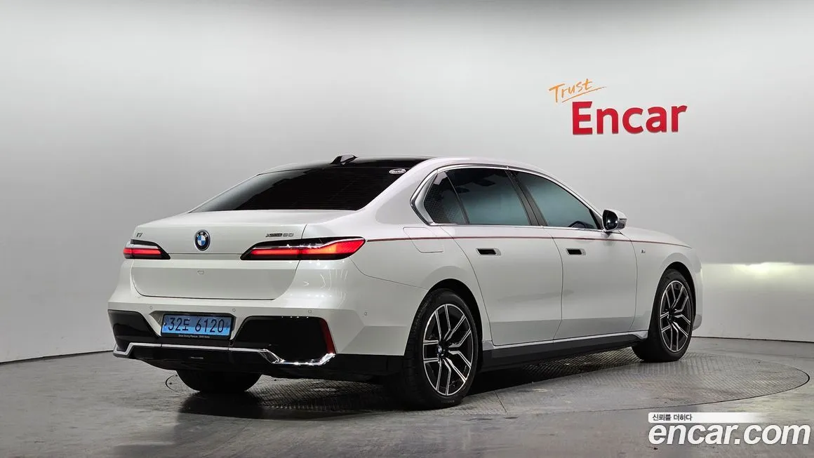 BMW i7 — фото 4