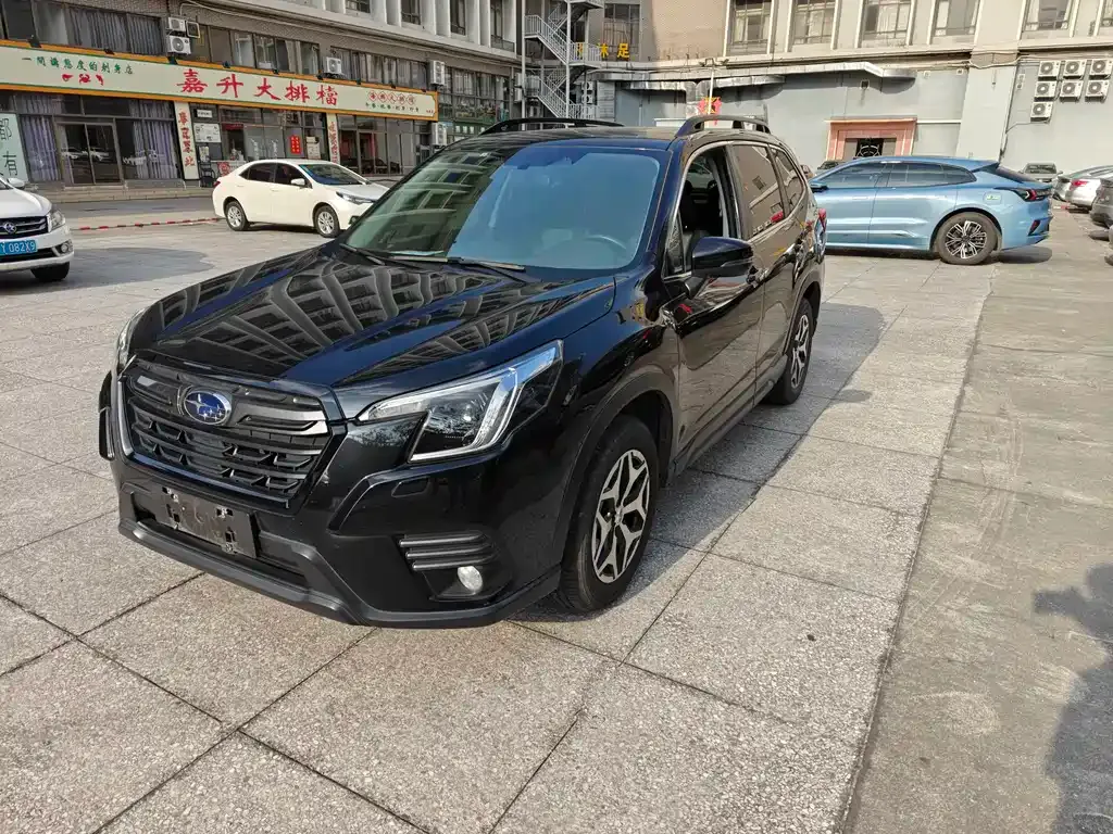 Subaru Forester — фото 1