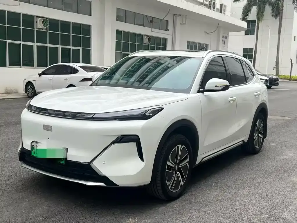 Geely 银河星舰7 — фото 1
