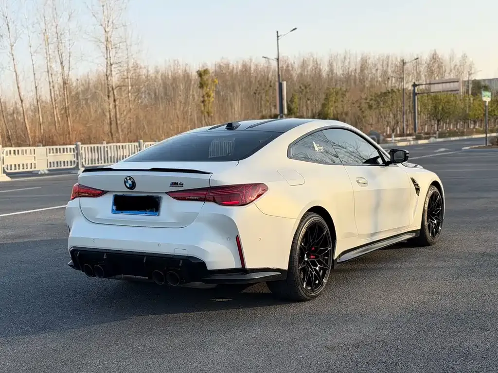 BMW M4 — фото 9