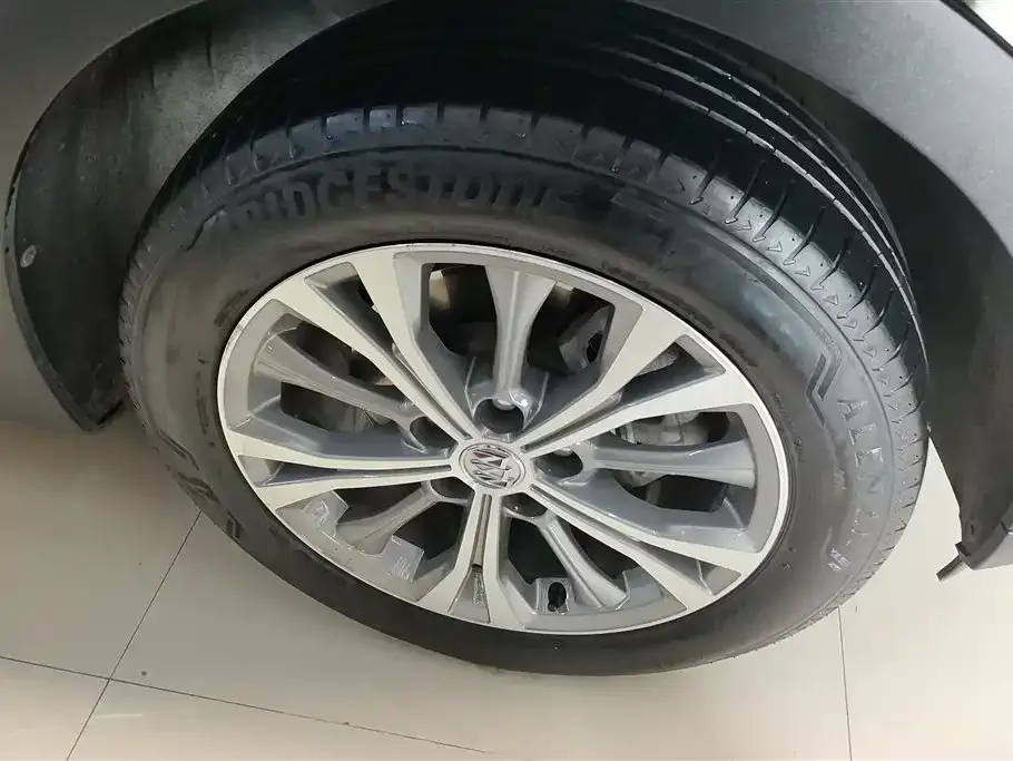 Buick Envision Plus — фото 4