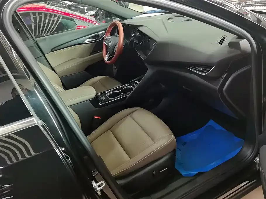 Buick Envision Plus — фото 8